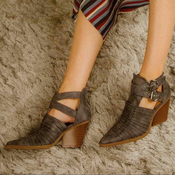 1 LEFT‼️Shianne Buckled Bootie - Picture 3 of 4